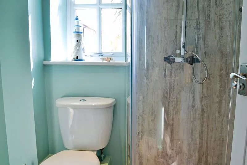 Enjoy the private hot tub or a spot of golf at the nearby golf course.