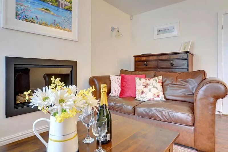 Hen Ysgol - Two Bedroom House, Sleeps 4