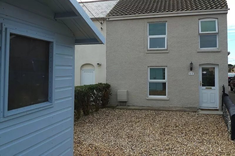 Dog Friendly, Cosy Fisherman's Cottage Within 150 Metres Of A Long Sandy Beach