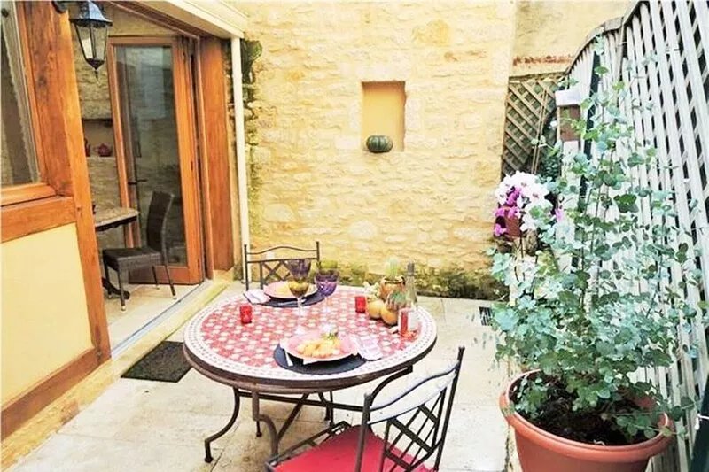 A ROMANTIC HAVEN OF PEACE IN THE HEART OF THE MEDIEVAL TOWN OF SARLAT