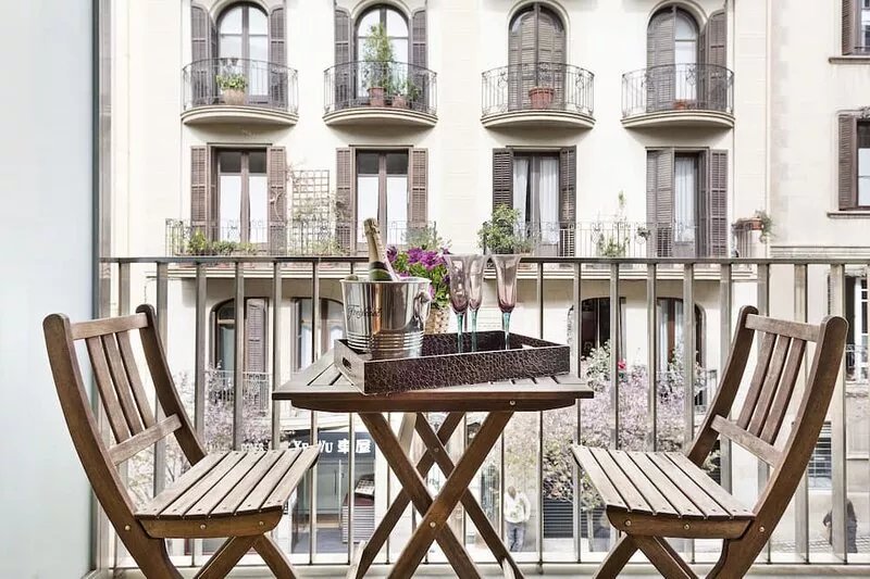 2-bedroom apartment in Sarrià with private terrace for 4 people
