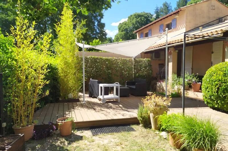 In the heart of Provence, house at the foot of the hills between Aix pce and
