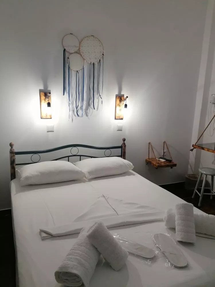 Onar Syros - Rustic Rooms