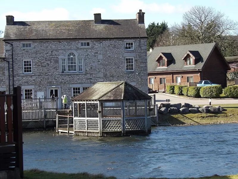 Luxury 3 Bed Lodge with its own Private Hot Tub .Free Wi-Fi  & Great
