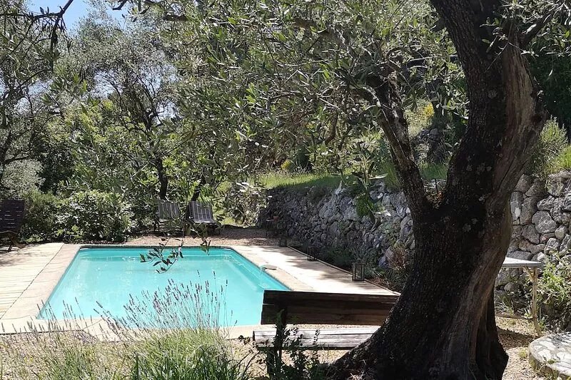 Small house in the hills above Grasse swimming pool quiet sea view hiking