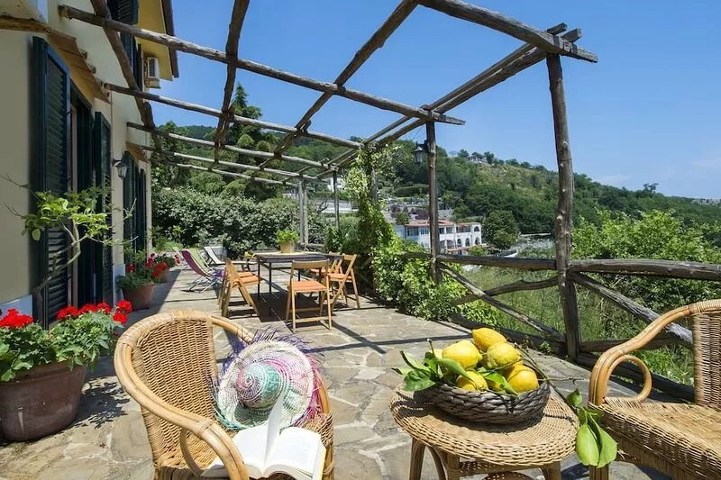 Splendid Villa in the Terranova estate overlooking the Gulf of Salerno...