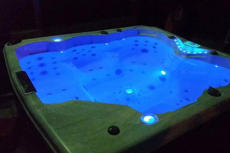Canet plage, beautiful 8 person villa with jacuzzi