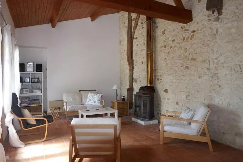 Beautiful Charentaise property in the countryside near the ocean