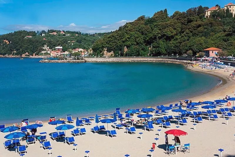 Lerici, pedestrian zone, 80mt sea, 500mt beach, roof terrace, wifi, SatTV