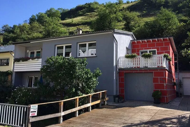 Modern apartment on the Moselle, near Cochem, between Koblenz + Trier