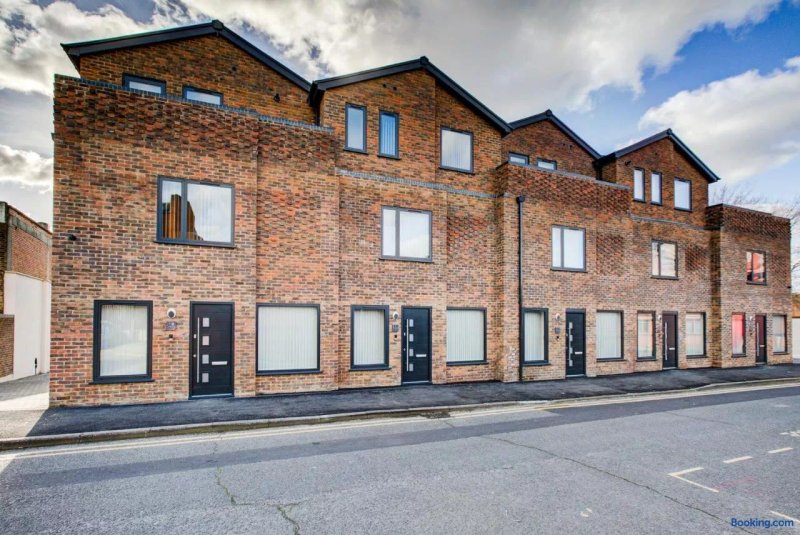 Hybrid Resi Uxbridge