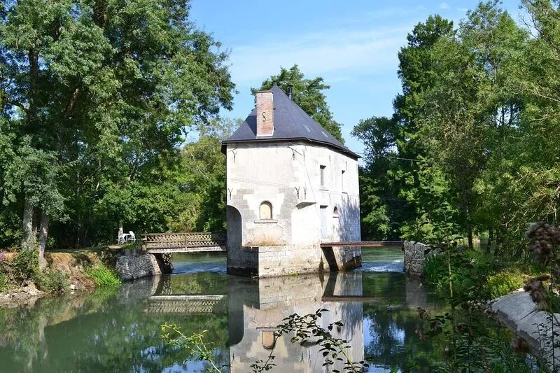 Mill with terrace on the water - variety, charm & space.