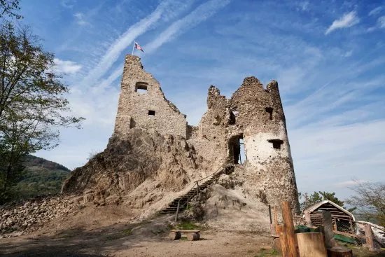 Reviste Castle ruins