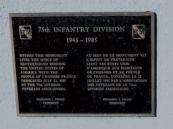Monument Aux Morts De 1939-45 A Charmes