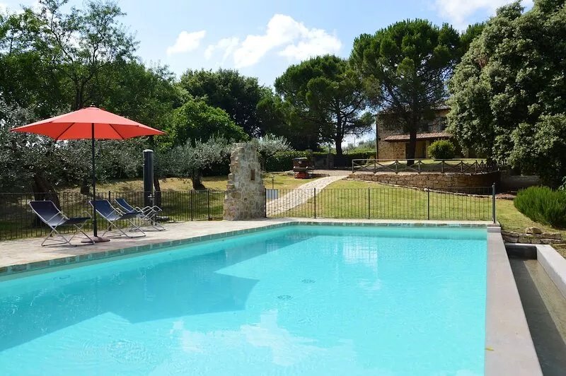 Splendid private villa for 12 people with swimming pool and olive trees