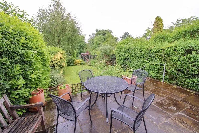 Hill Cottage, Braithwaite with views to Skiddaw and walks from the door