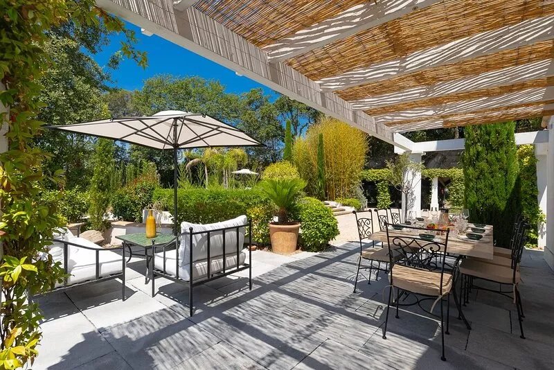 Beautiful villa with private garden, pool, sea view, walking distance from beach