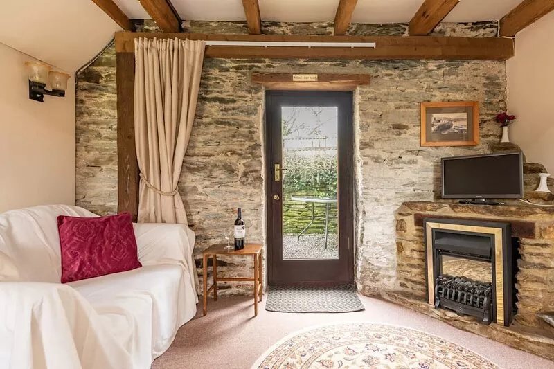 Cob Loaf Cottage, Fowey, close to Readymoney Cove