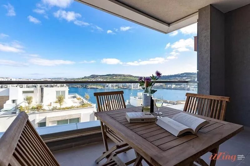 A stunning apartment with spectacular sea views