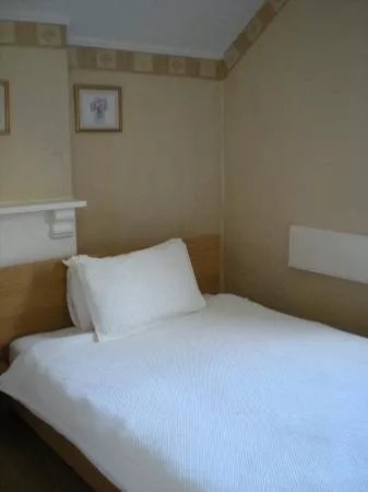 Manor Lodge Guest House