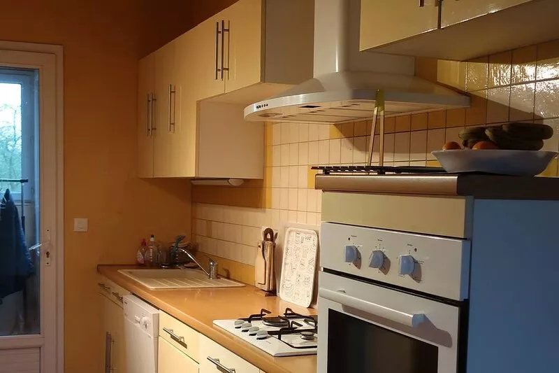 Pleasant 9-person self-catering cottage, 10 minutes from the beach