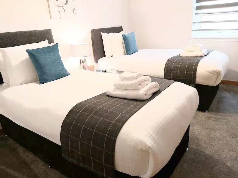 Inverness City Centre Apartment with Elevator