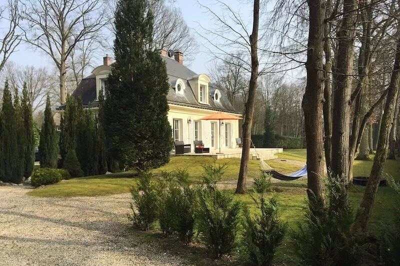Luxury house 30 minutes from Paris and two steps from Chantilly and golf 600m