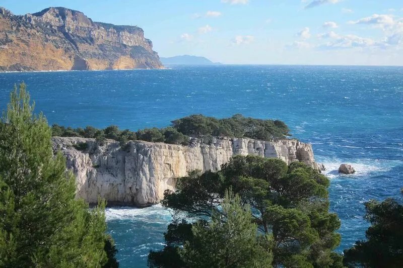 Splendid studio in Cassis within a charming property located 600m away from port