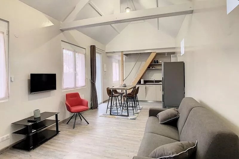 A 4 km de Compiègne, Petite Maison de 40m² Avec Mezzanine