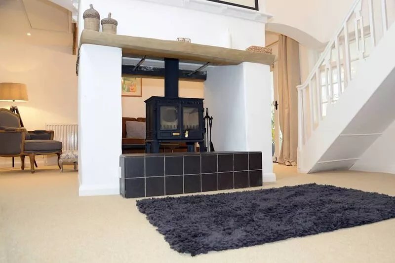 Luxury Farmhouse - Porthdafarch  - Sea Views, 150m from Beach, Wood-burners