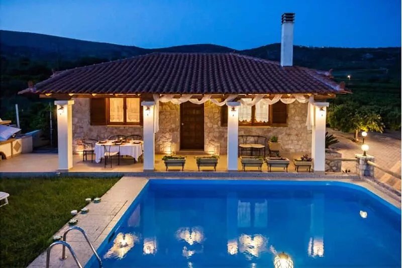 Aigli Villa - Private Villa for 4 persons with pool 5 minutes from Nafplio