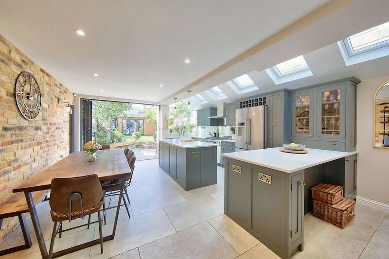 Family 4-Bed House & Secluded Garden - Wimbledon