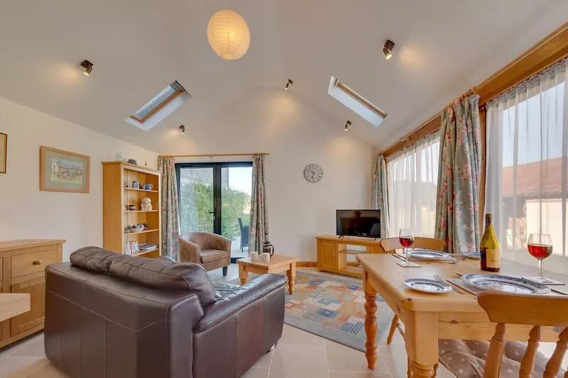 Wagtail Lodge - One Bedroom Chalet, Sleeps 2
