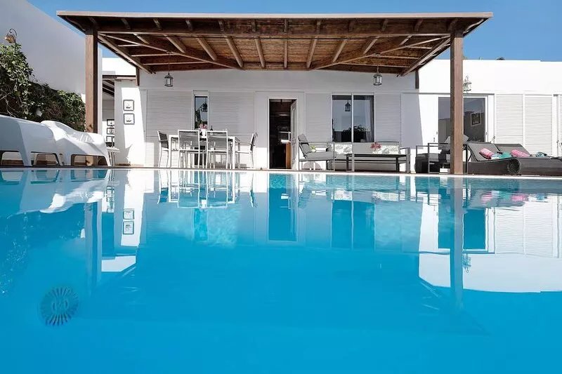 Villa "Fae" with Pool, Wi-Fi, Garden & Terrace