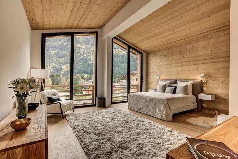 La Cordee 221 Penthouse -  sleeps 8 guests with pool, sauna, gym, parking