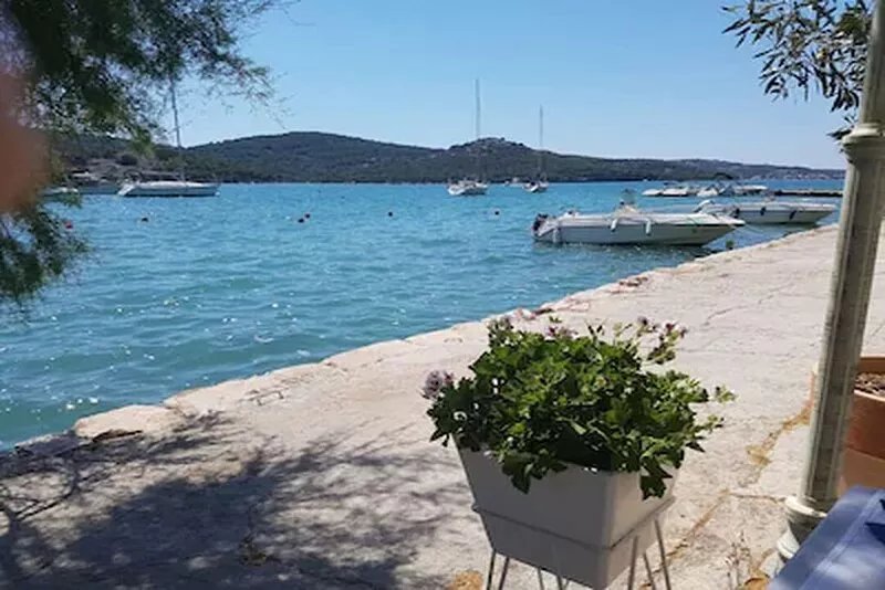 Beautiful 2 room apartment with sea view