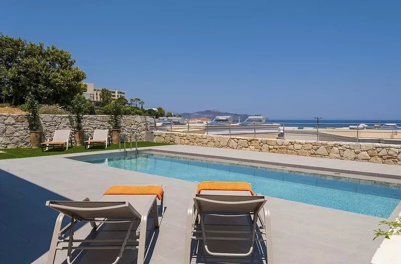 Villa Avgi I Luxury close to the Sea