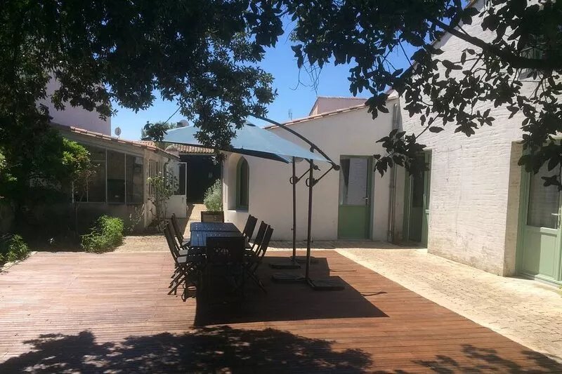 Beautiful house rethaise nestled in the village of La Noue