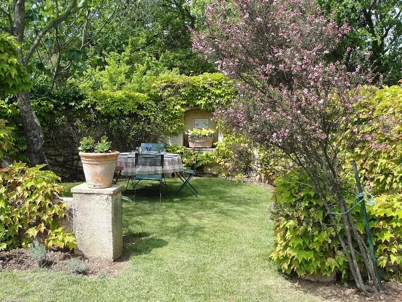 Idyllic St Tropez location with pool, nr beaches - SPECIAL OFFERS IN