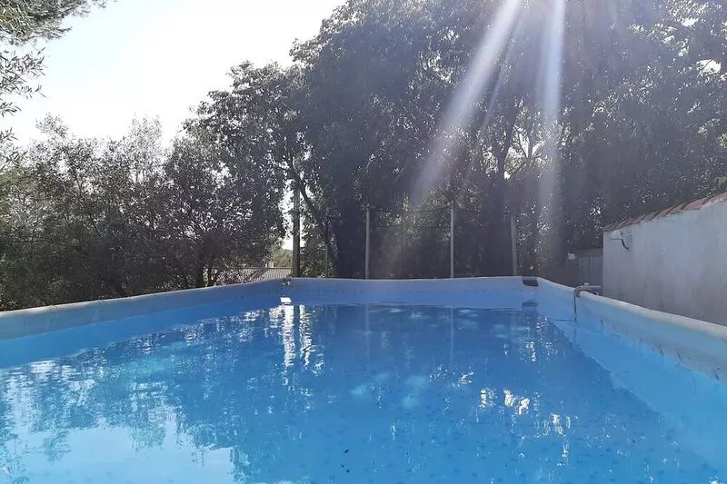Maison Avec Grand Jardin et Piscine Dans Quartier Calme