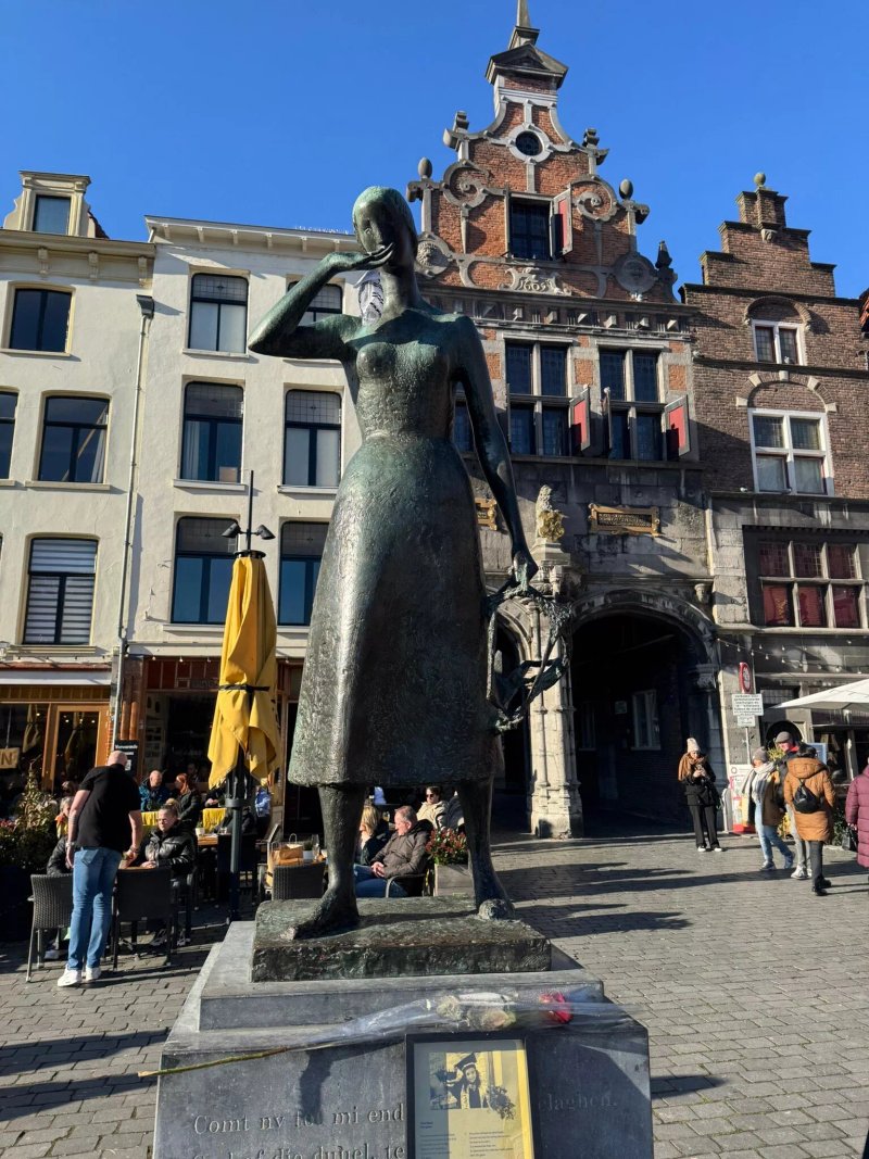 Standbeeld Mariken van Nieumeghen
