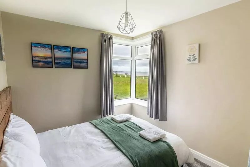 Ground Floor Beachfront Apartment, Amazing Views