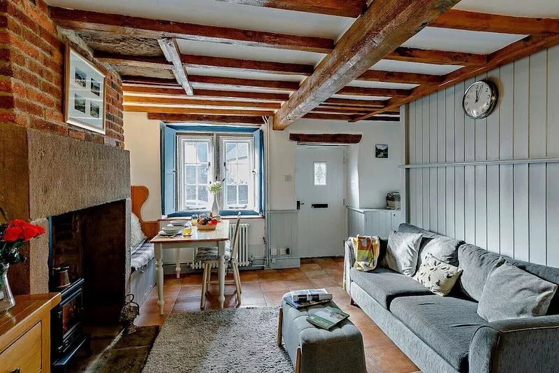 Calamine Cottage - Two Bedroom House, Sleeps 4