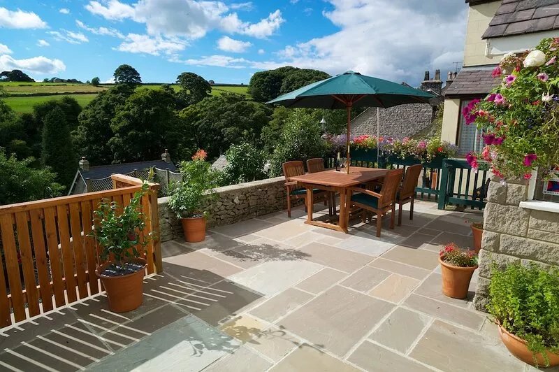 Historic Peak District Cottage in Tideswell in a Peaceful Location.