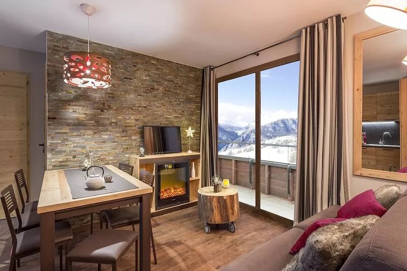 Apartment in a Chalet directly on ski slope