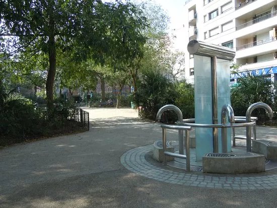 Square de la Madone