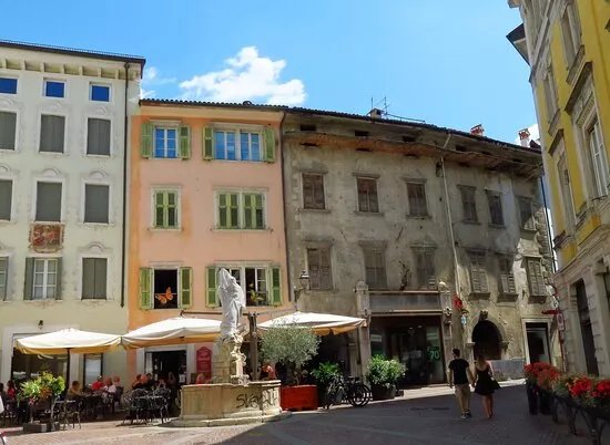 Fontana del Nettuno di Rovereto