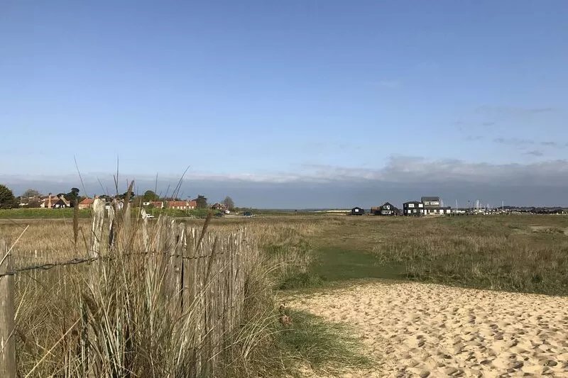 Spacious Penthouse apartment, Walberswick, Nr Southwold sleeping 6 next to beach