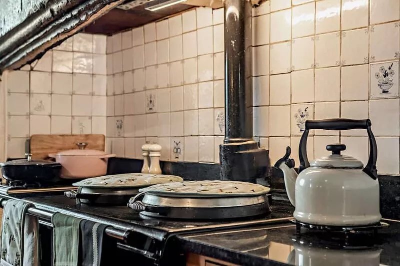 Historic dog friendly holiday home with indoor pool and sauna - The Court House