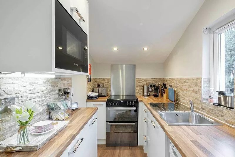 Superior one bedroom Apartment 170